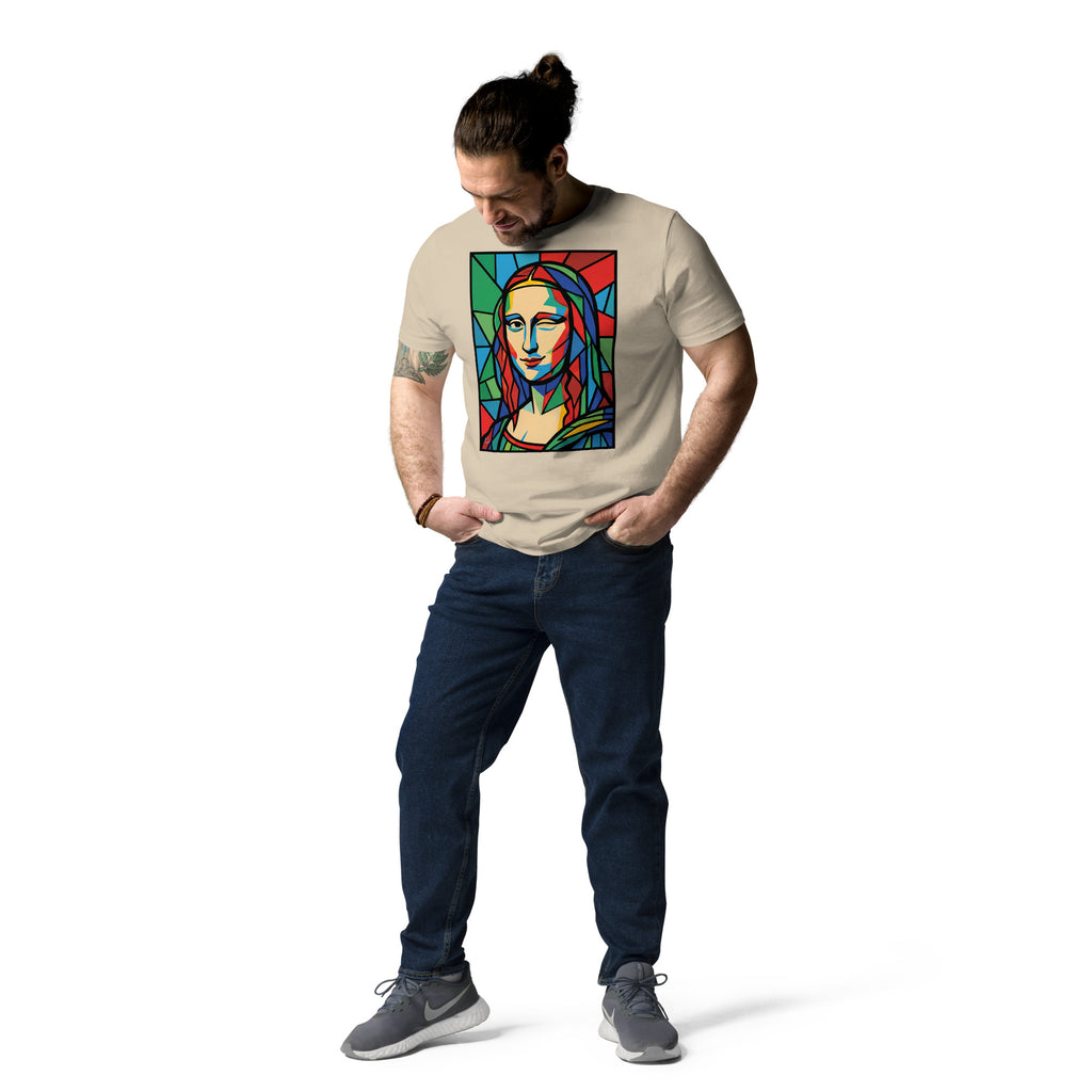 Mona Lisa unisex póló Desert Dust színben, elölnézet – kézzel nyomott üvegablak-stílusú portré